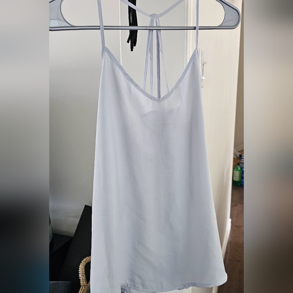🔥Host Pick🔥 Abercrombie beautiful flowy tank size small - Picture 1 of 3